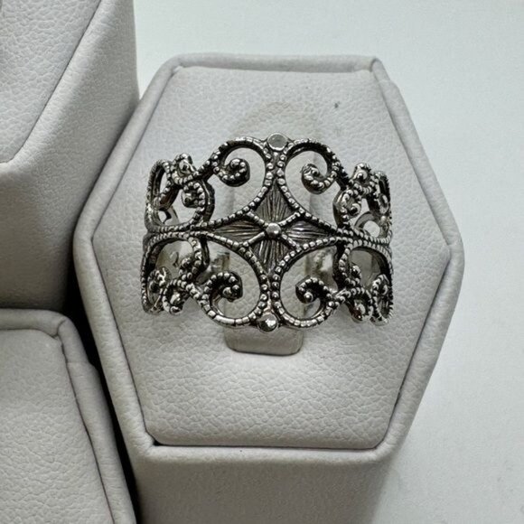 Lot of‎ 3 Silver Tone Rings sizes 8 9 10 Blue Band Crystals Wide - Picture 4 of 9